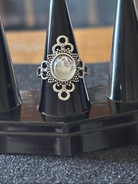 Vintage-Inspired Silver Moonstone Oval Ring - Silver Tone 7.5 NWOT